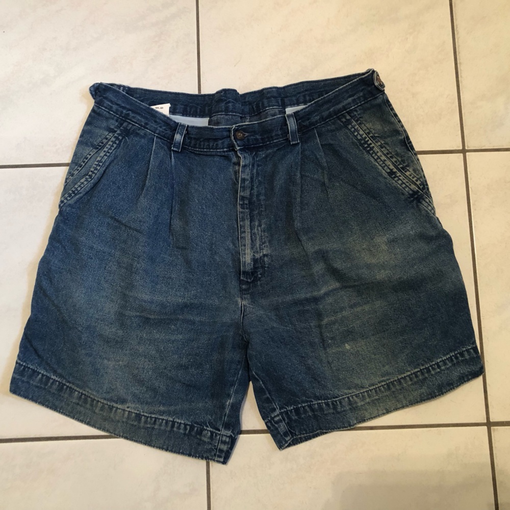 Dockers Levi’s Jeans Blue Preppy Shorts  Vintage. Light weight.90's.  Size: 38